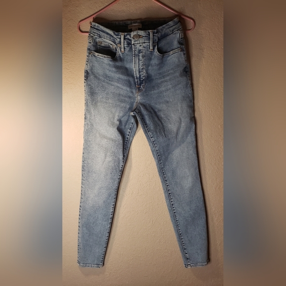 GOOD AMERICAN ANKLE SKINNY JEANS 6 28 LIGHT WASH SUPER STRETCH SEXY BUTT - Picture 1 of 6